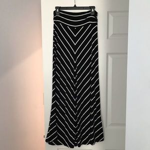 Striped Merona Maxi Skirt • Size M • Bump friendly!